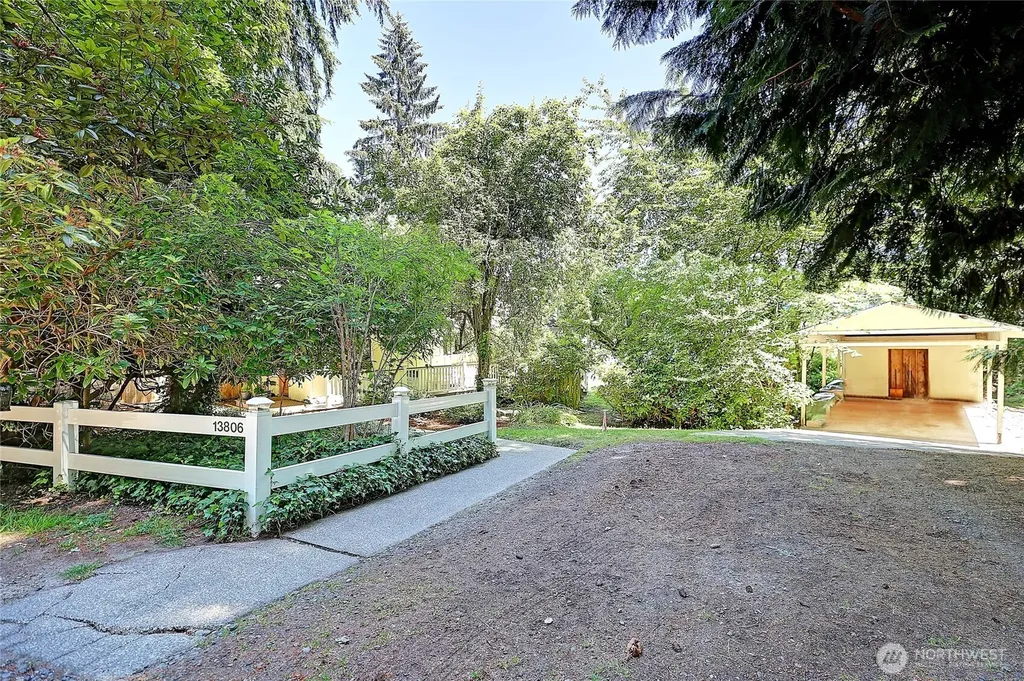 13806 W Lake Kathleen Drive SE Renton WA 98059