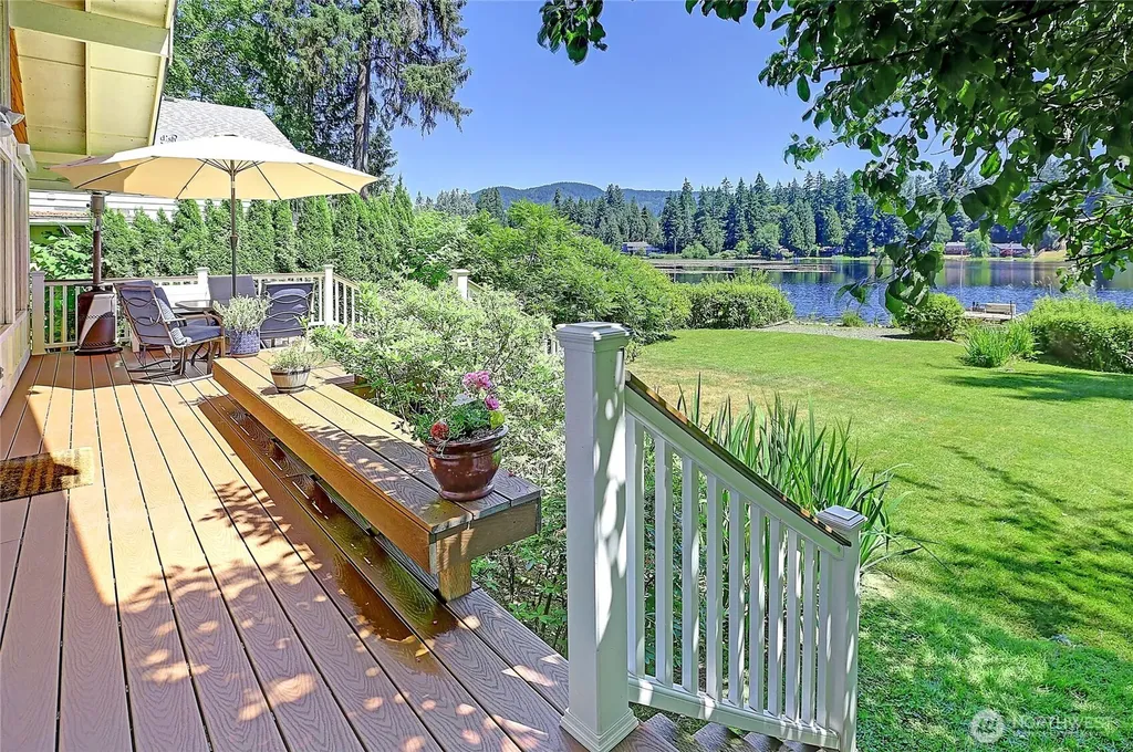 13806 W Lake Kathleen Drive SE Renton WA 98059