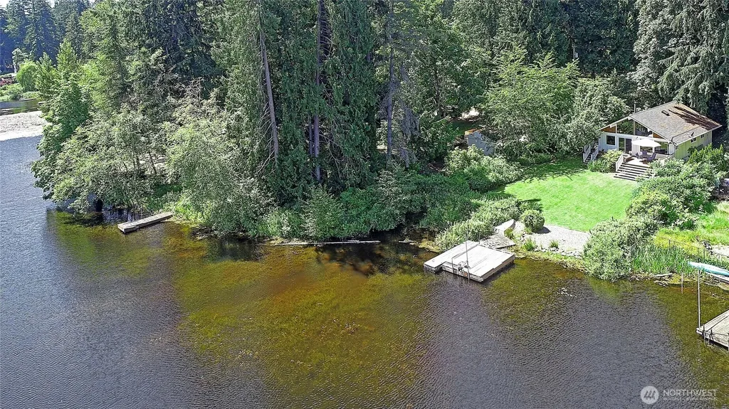 13806 W Lake Kathleen Drive SE Renton WA 98059