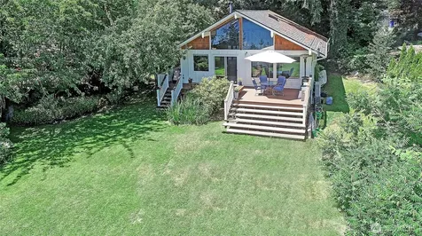 13806 W Lake Kathleen Drive SE Renton WA 98059