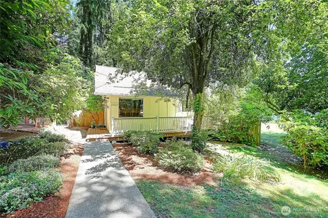 13806 W Lake Kathleen Drive SE Renton WA 98059