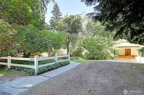 13806 W Lake Kathleen Drive SE Renton WA 98059