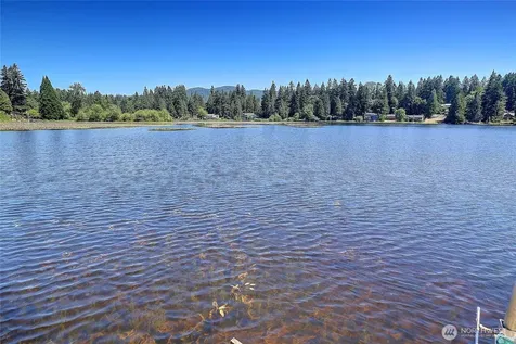 13806 W Lake Kathleen Drive SE Renton WA 98059