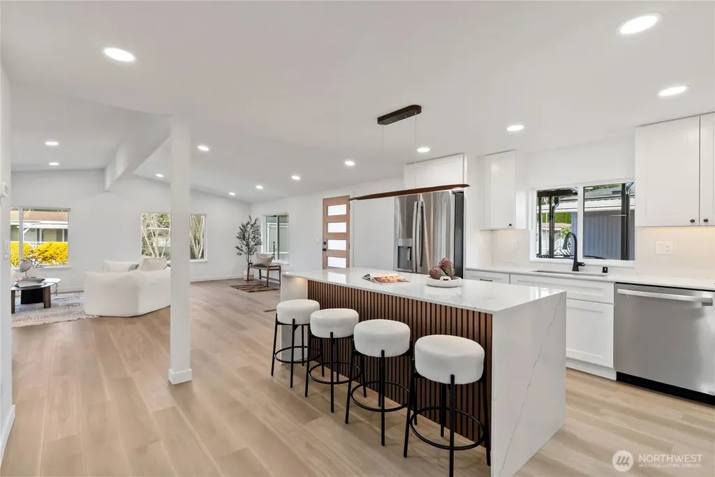 1510 Maple Lane Kent WA 98030