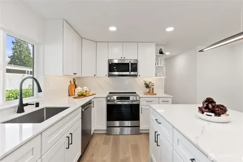 1510 Maple Lane Kent WA 98030