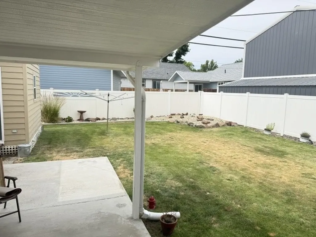615 D Street SW Ephrata WA 98823