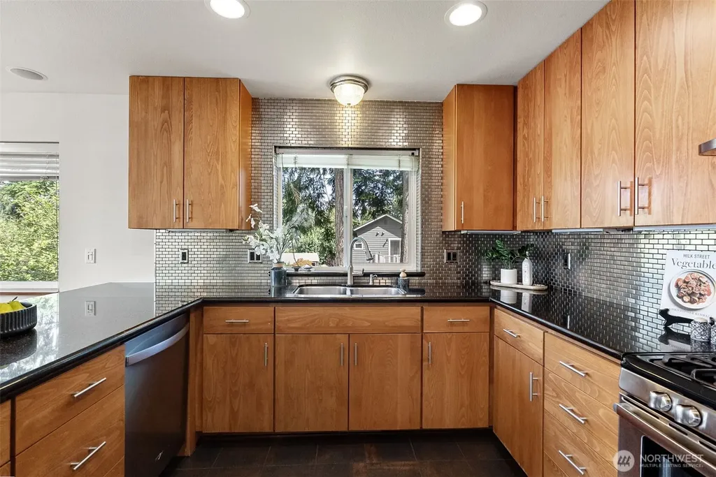 1709 Shorewood Drive Bremerton WA 98312