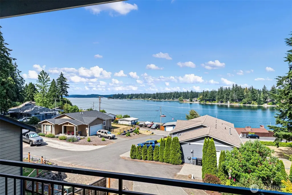 1709 Shorewood Drive Bremerton WA 98312