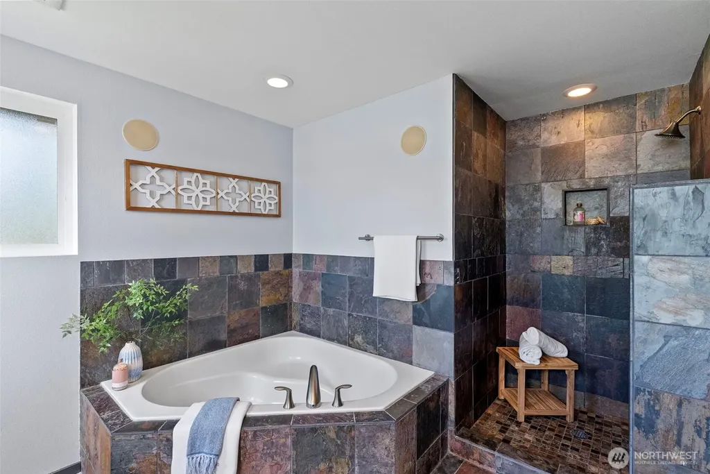 1709 Shorewood Drive Bremerton WA 98312