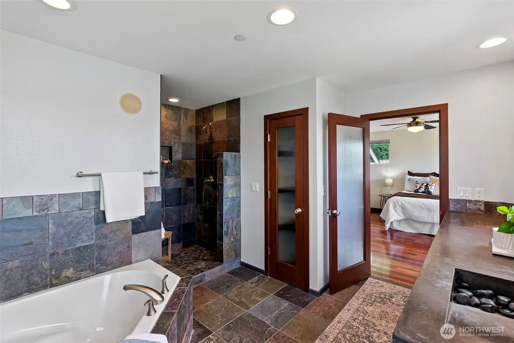 1709 Shorewood Drive Bremerton WA 98312