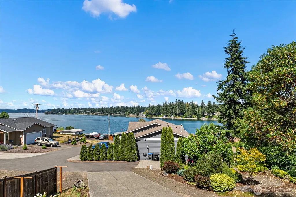 1709 Shorewood Drive Bremerton WA 98312