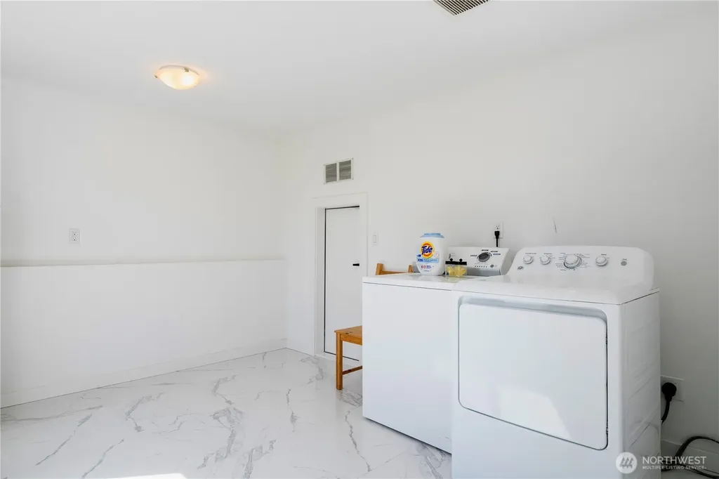 1546 Sturgus Avenue S Seattle WA 98144
