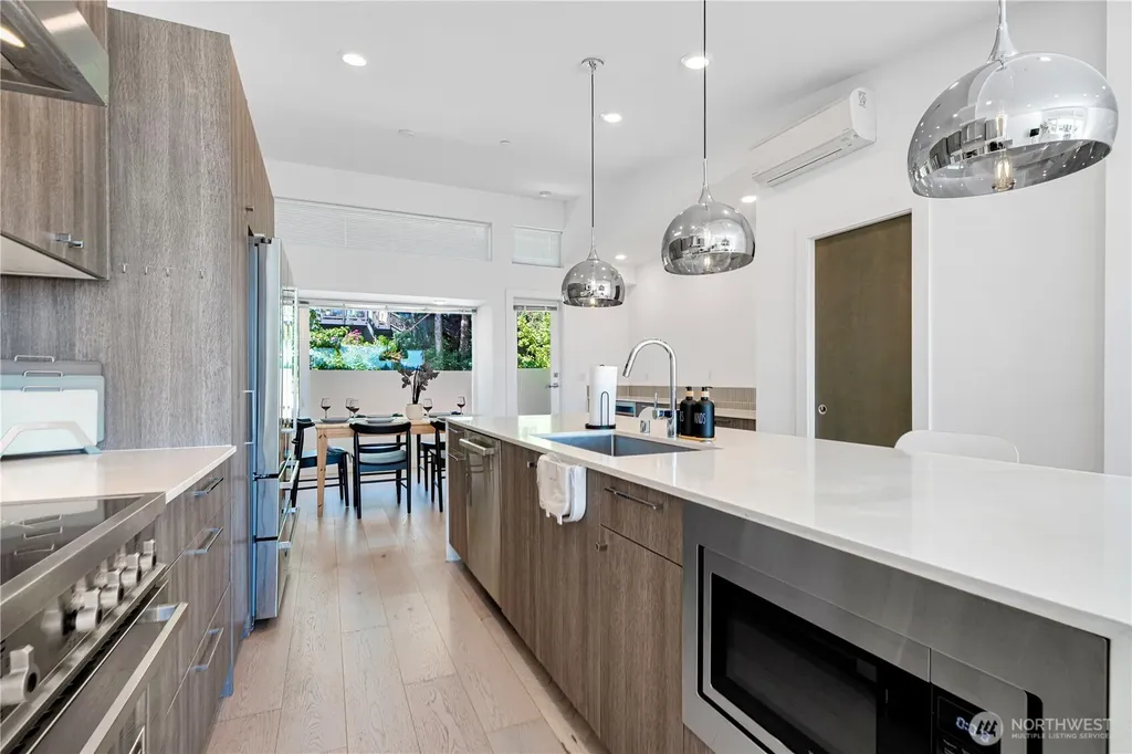1546 Sturgus Avenue S Seattle WA 98144