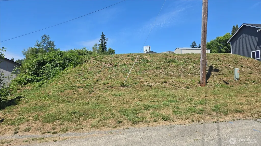 412 Comet Street Milton WA 98354