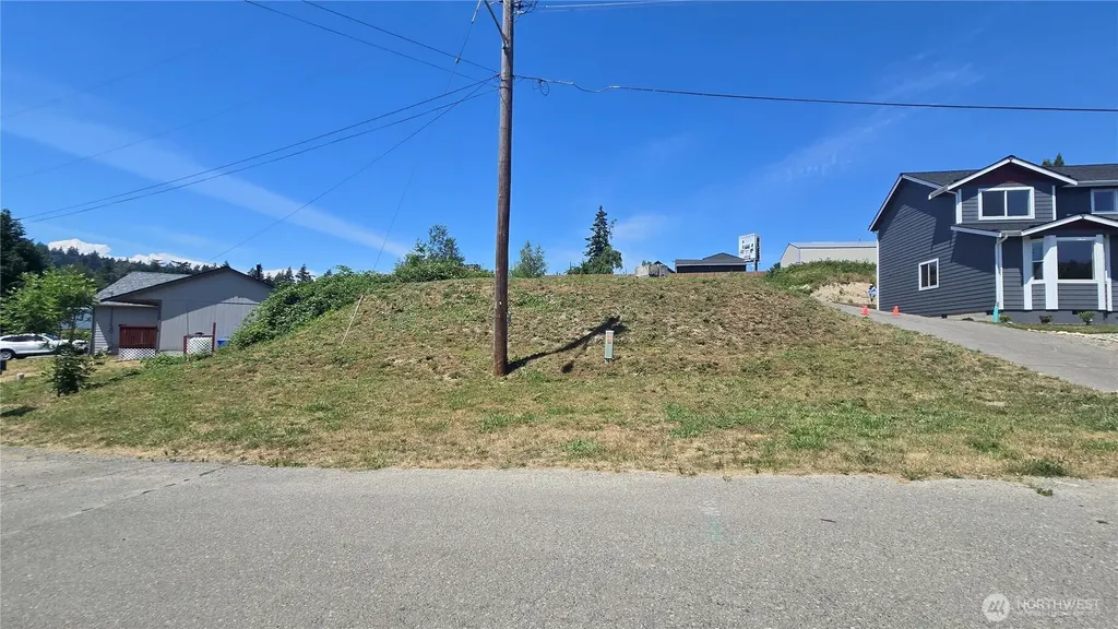 412 Comet Street Milton WA 98354