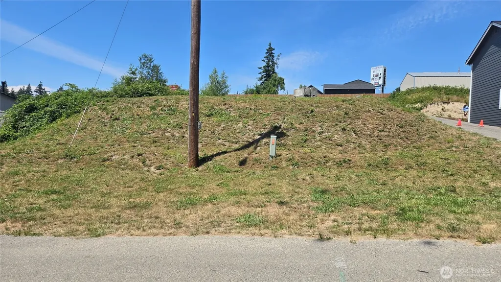 412 Comet Street Milton WA 98354