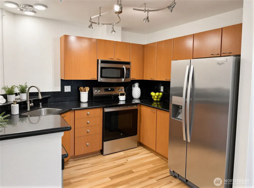 621 5th Avenue N Seattle WA 98109
