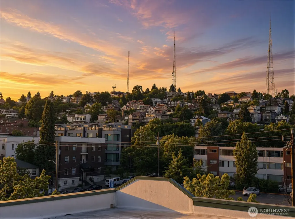 621 5th Avenue N Seattle WA 98109