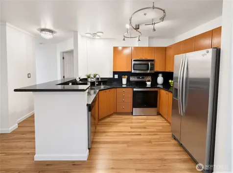621 5th Avenue N Seattle WA 98109