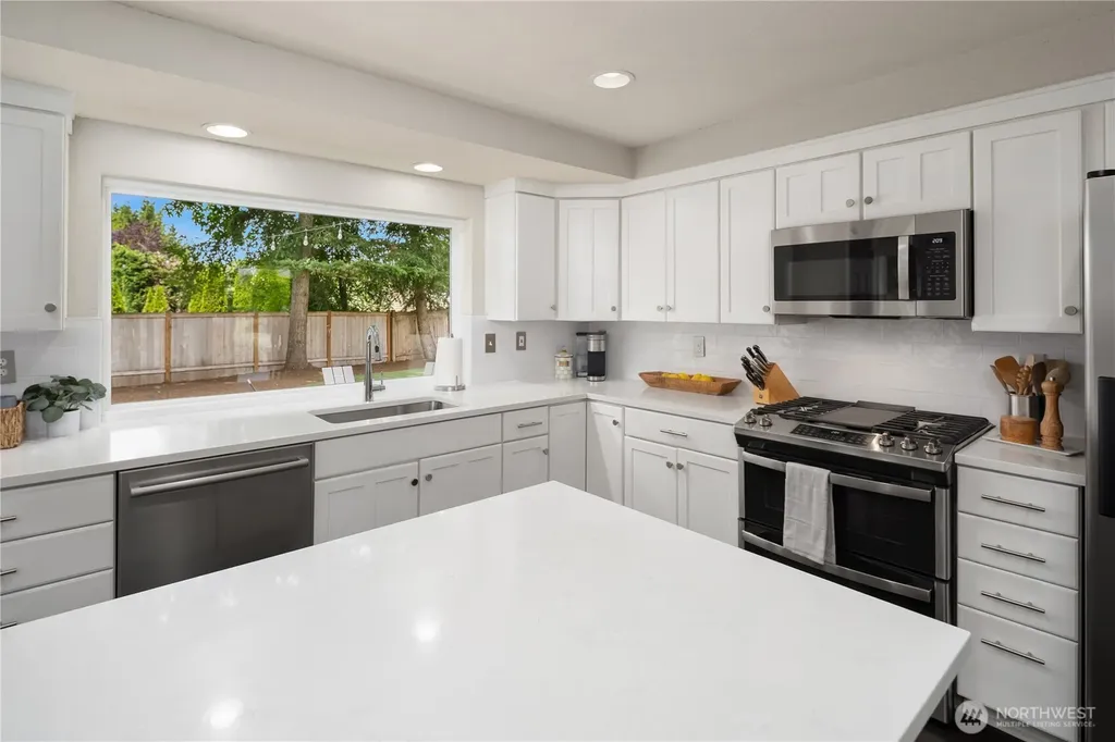 16208 SE 46th Way Bellevue WA 98006