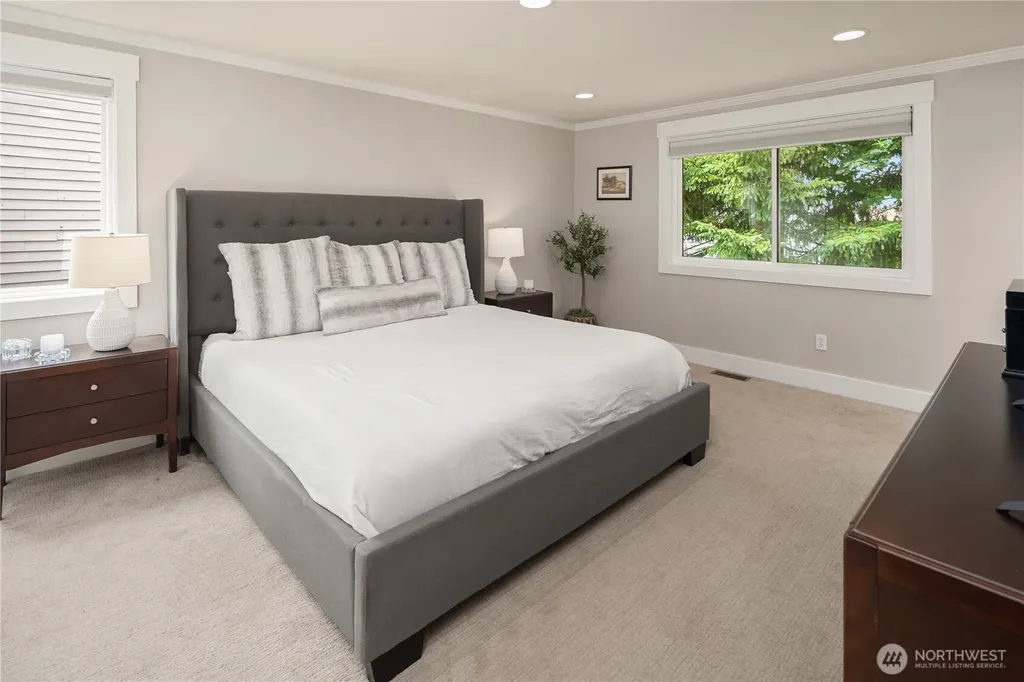 16208 SE 46th Way Bellevue WA 98006