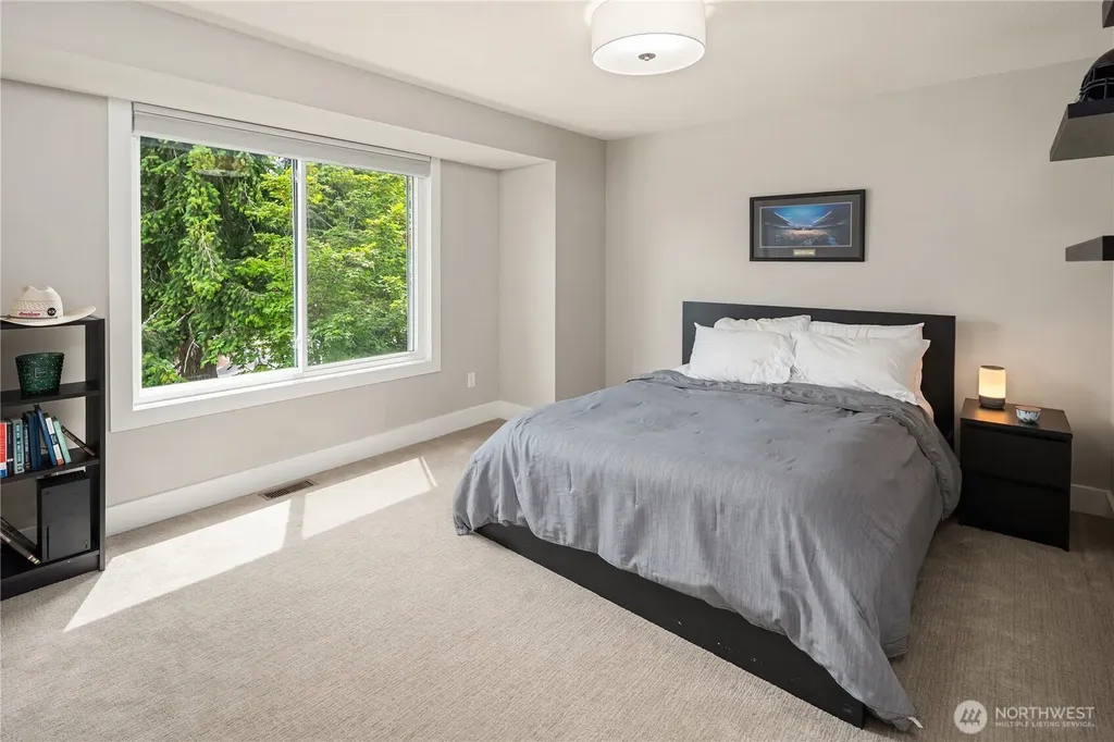 16208 SE 46th Way Bellevue WA 98006