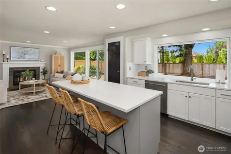 16208 SE 46th Way Bellevue WA 98006