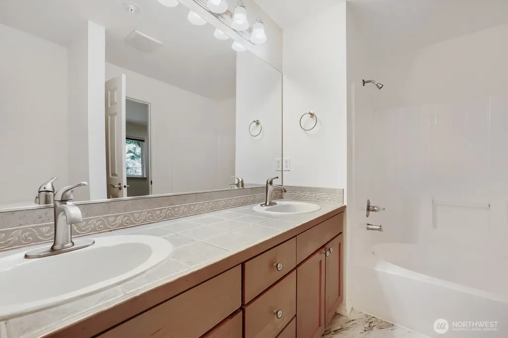 19010 68th Avenue NE Kenmore WA 98028