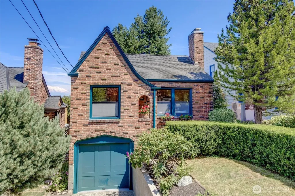 2714 Queen Anne Avenue N Seattle WA 98109