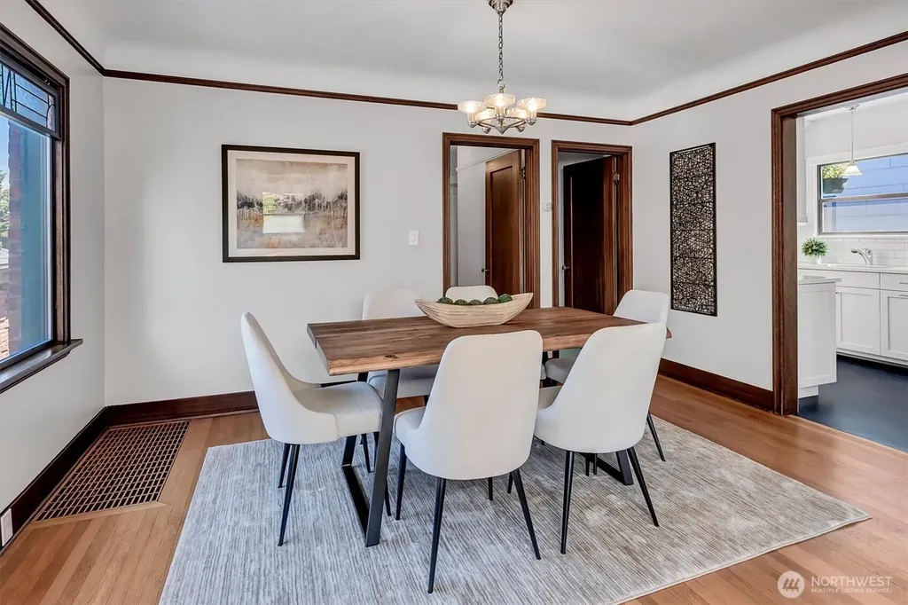 2714 Queen Anne Avenue N Seattle WA 98109