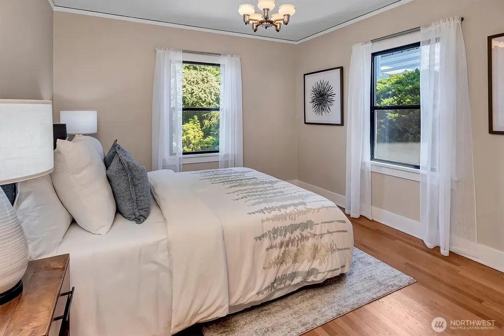 2714 Queen Anne Avenue N Seattle WA 98109