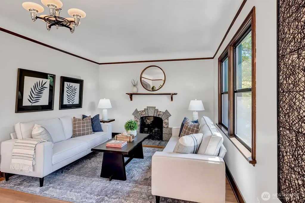 2714 Queen Anne Avenue N Seattle WA 98109
