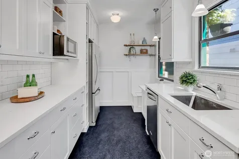2714 Queen Anne Avenue N Seattle WA 98109