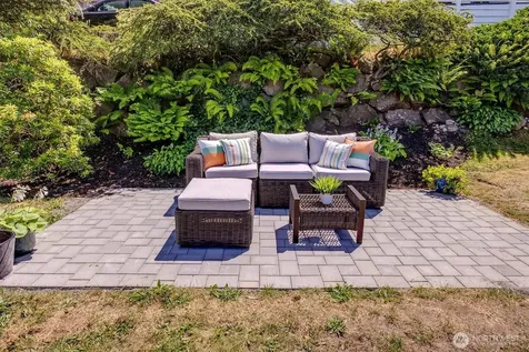 2714 Queen Anne Avenue N Seattle WA 98109