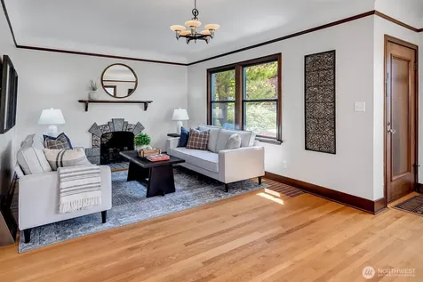 2714 Queen Anne Avenue N Seattle WA 98109