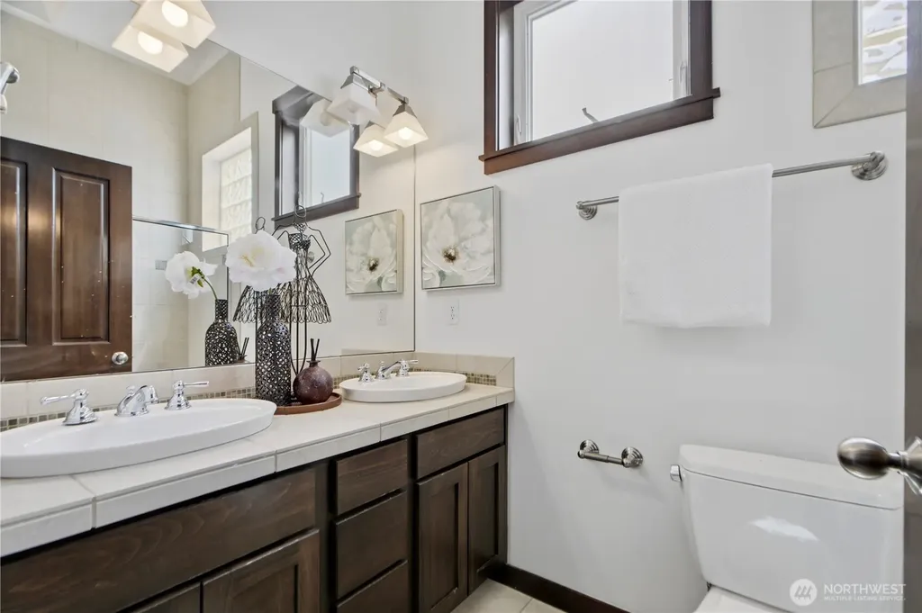 1420 18th Avenue Seattle WA 98122