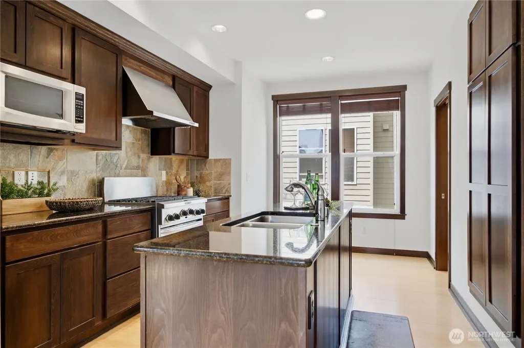 1420 18th Avenue Seattle WA 98122