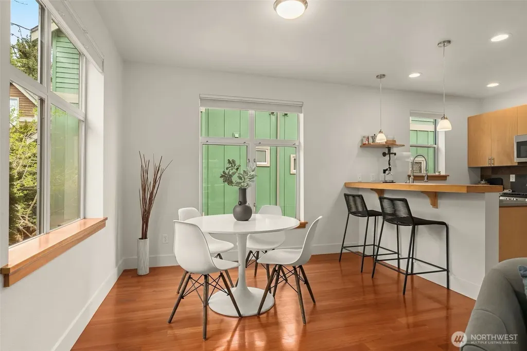 2815 24th Avenue S Seattle WA 98144