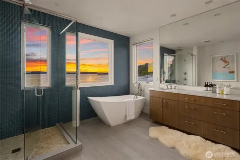 18051 Normandy Terrace SW Normandy Park WA 98166