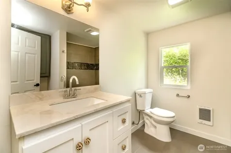 17807 43rd Avenue E Tacoma WA 98446