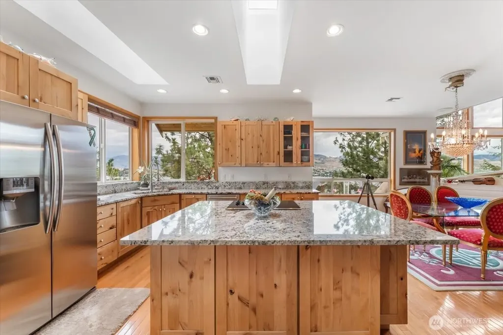 7371 Ridgeview Drive Chelan WA 98816
