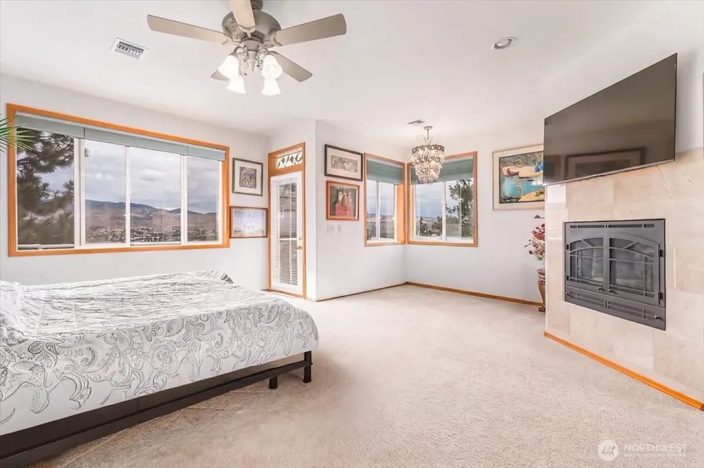 7371 Ridgeview Drive Chelan WA 98816