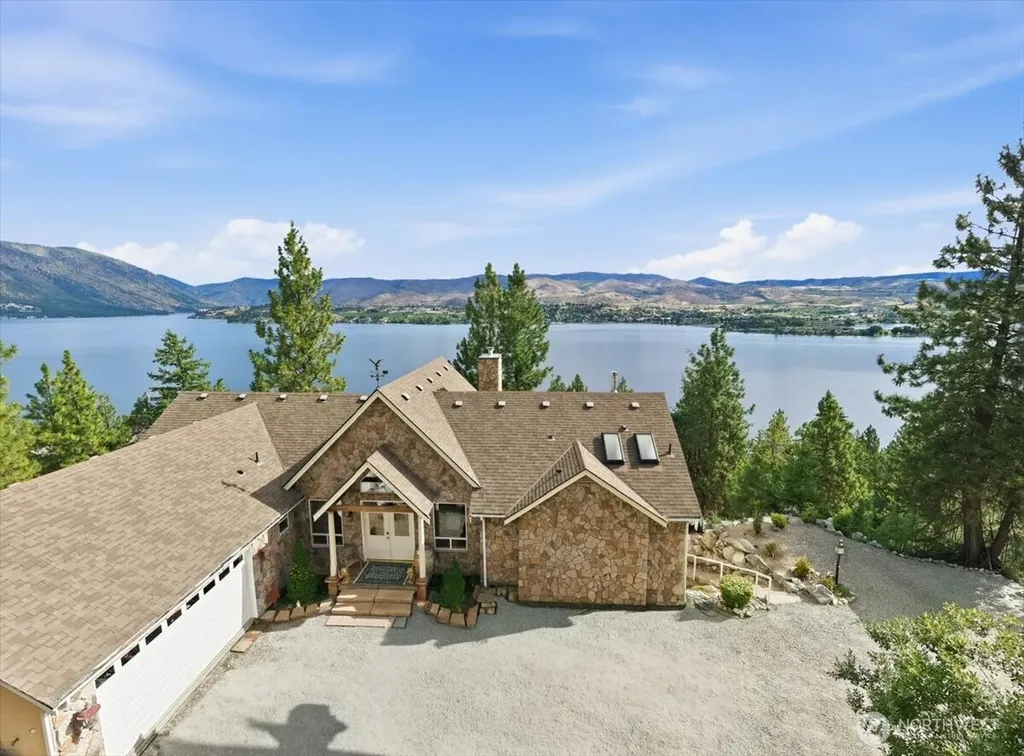 7371 Ridgeview Drive Chelan WA 98816