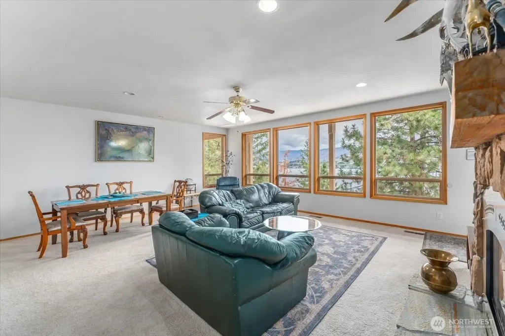 7371 Ridgeview Drive Chelan WA 98816