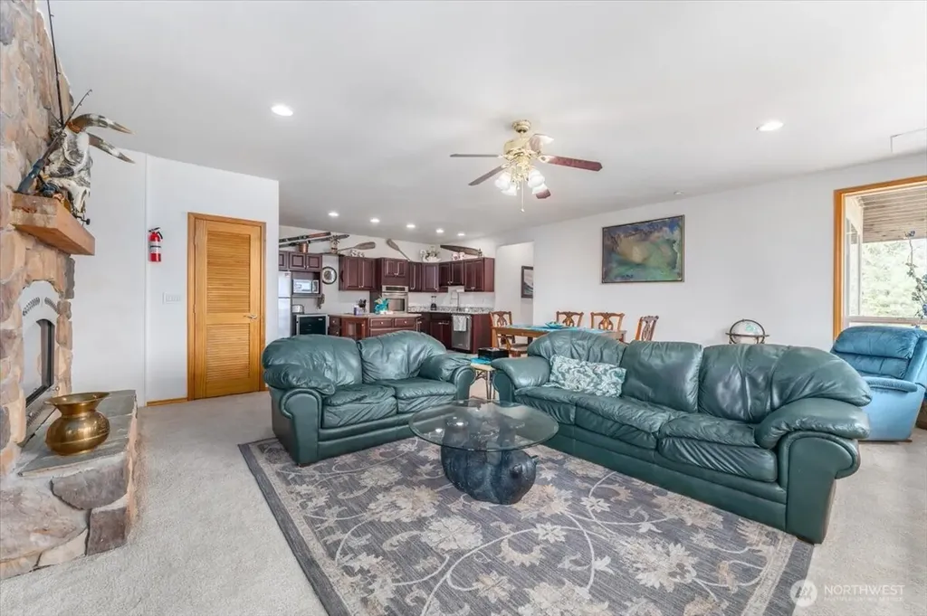 7371 Ridgeview Drive Chelan WA 98816