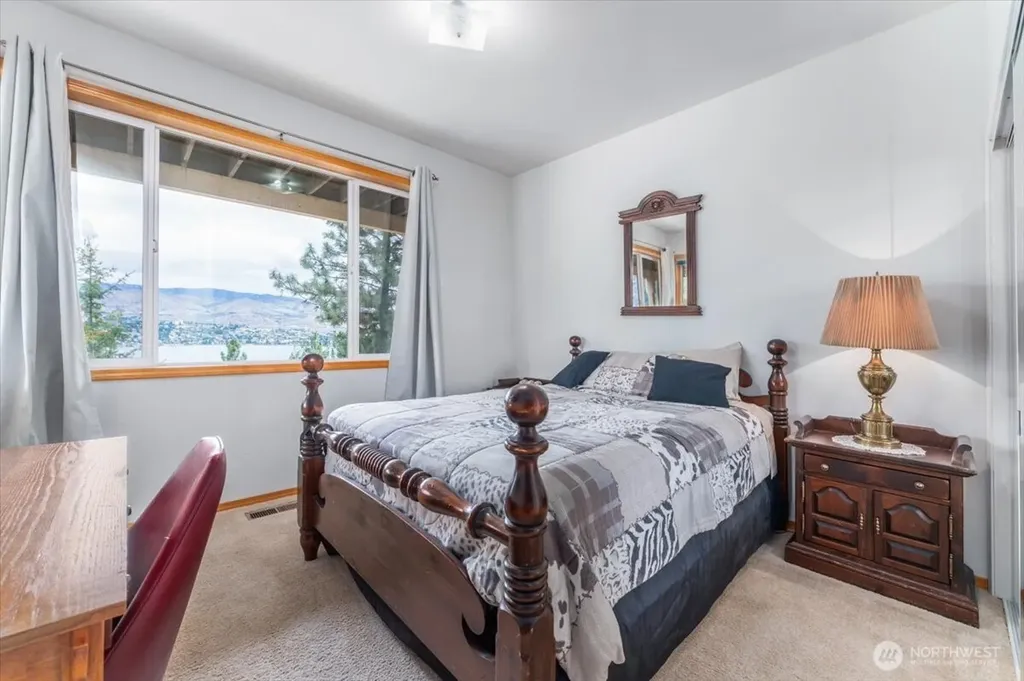 7371 Ridgeview Drive Chelan WA 98816