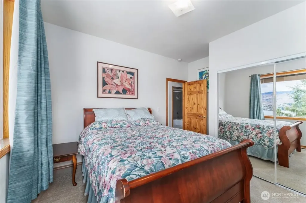 7371 Ridgeview Drive Chelan WA 98816