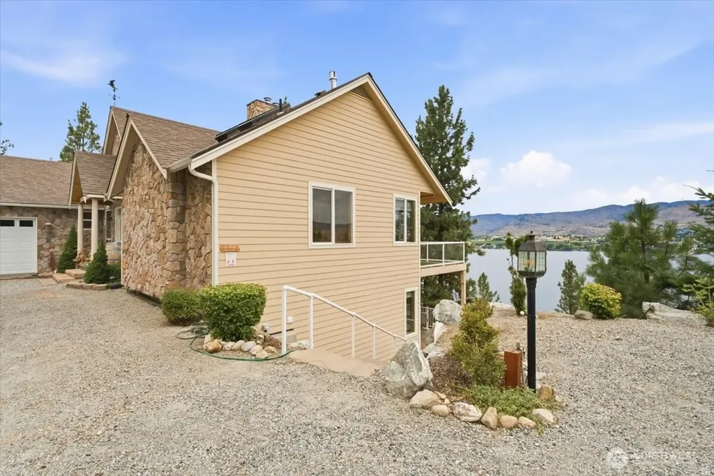 7371 Ridgeview Drive Chelan WA 98816