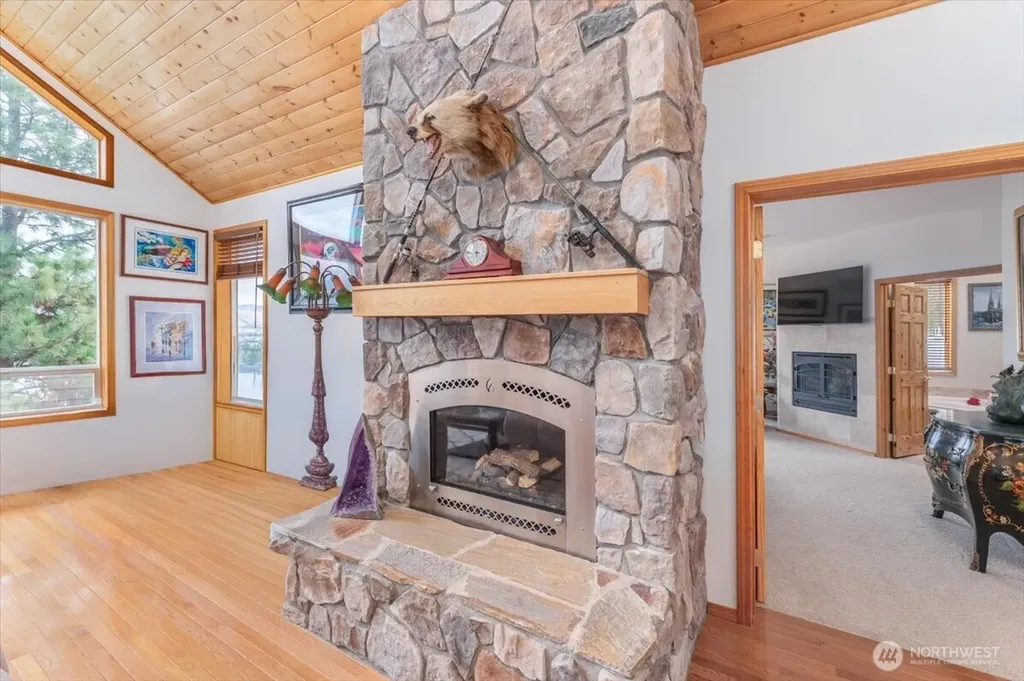 7371 Ridgeview Drive Chelan WA 98816
