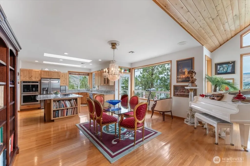 7371 Ridgeview Drive Chelan WA 98816